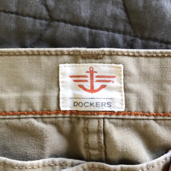 Dockers khaki pants, straight fit - Picture 3 of 6